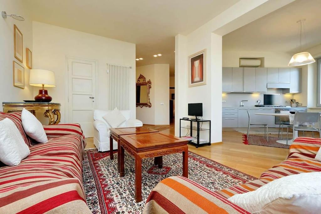 Saint Peter's Bright | Romeloft Apartment Rom